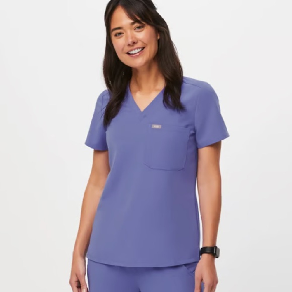 FIGS Catarina Top